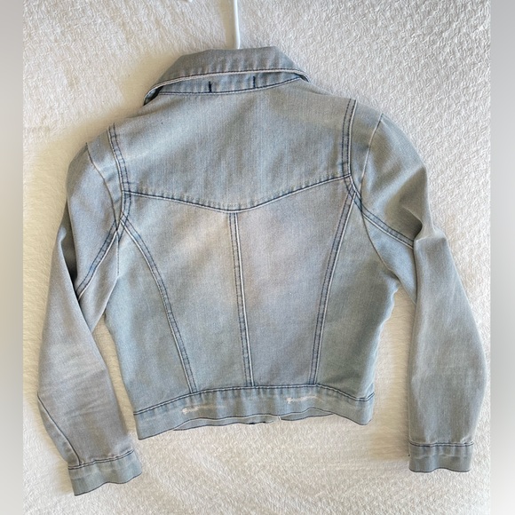 Light Wash Denim Jacket - Picture 6 of 6